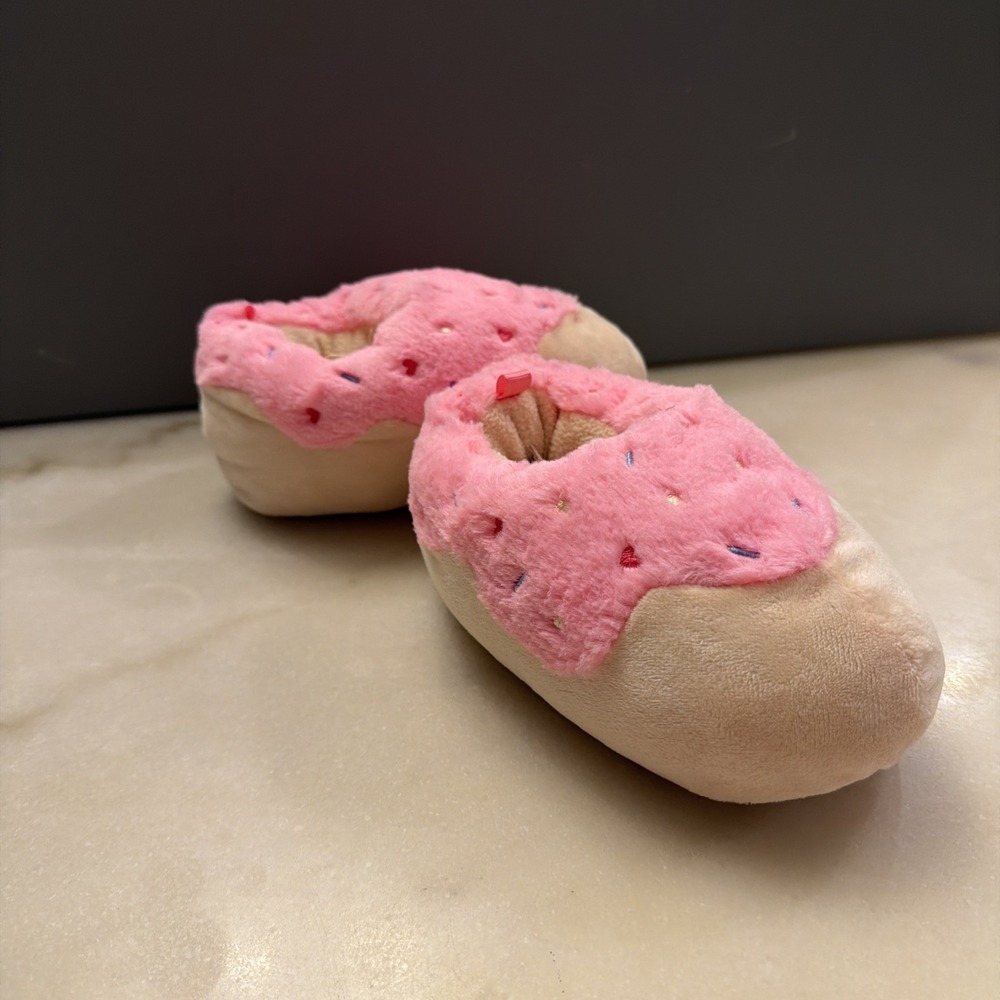 Carter's Toddler Girls Easy Slip-On Donut Slippers Pink/Beige Size: L (9/10)